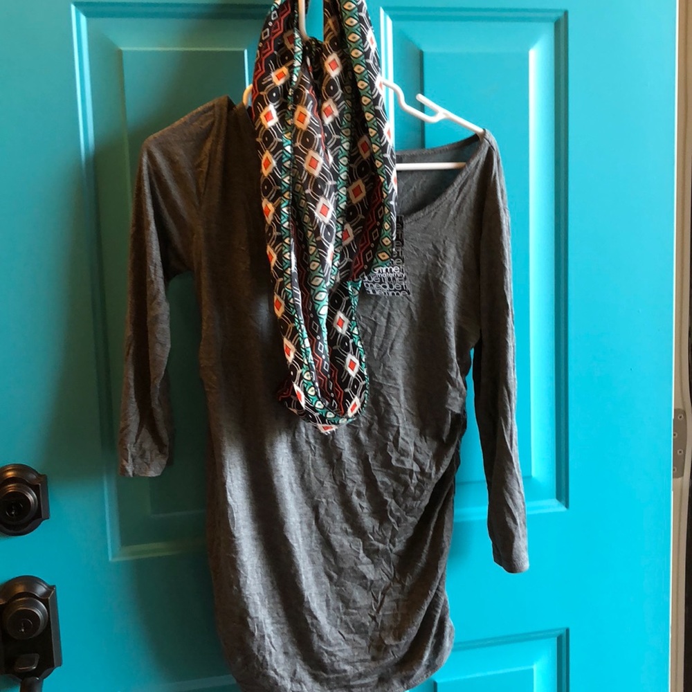 Gray maternity top with scarf